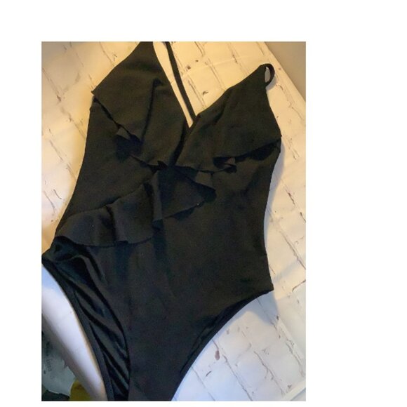 **CUPSHE** Faux-Wrap Ruffle Textured One-Piece Swimsuit M NWT - Picture 3 of 6
